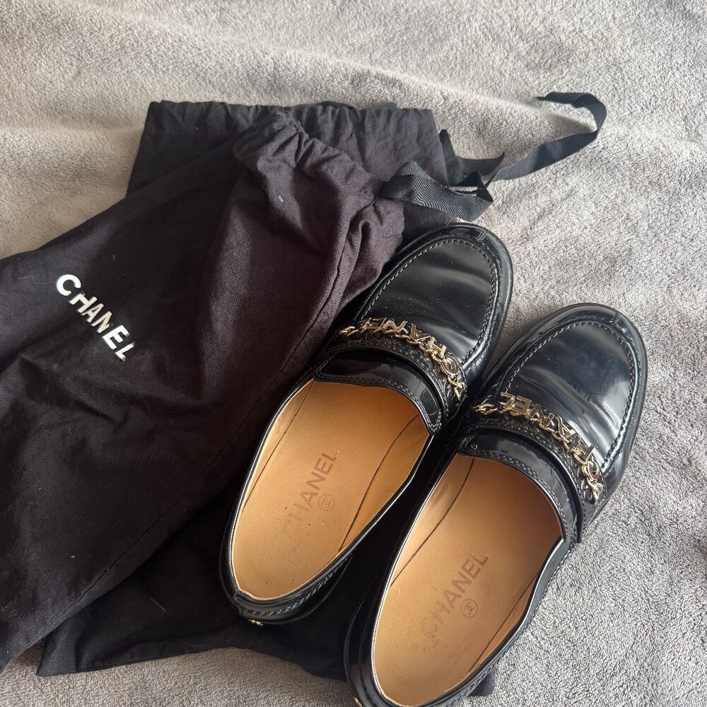 Chanel Shiny Calfskin Logo Loafers 40.5 - Picture 8 of 9